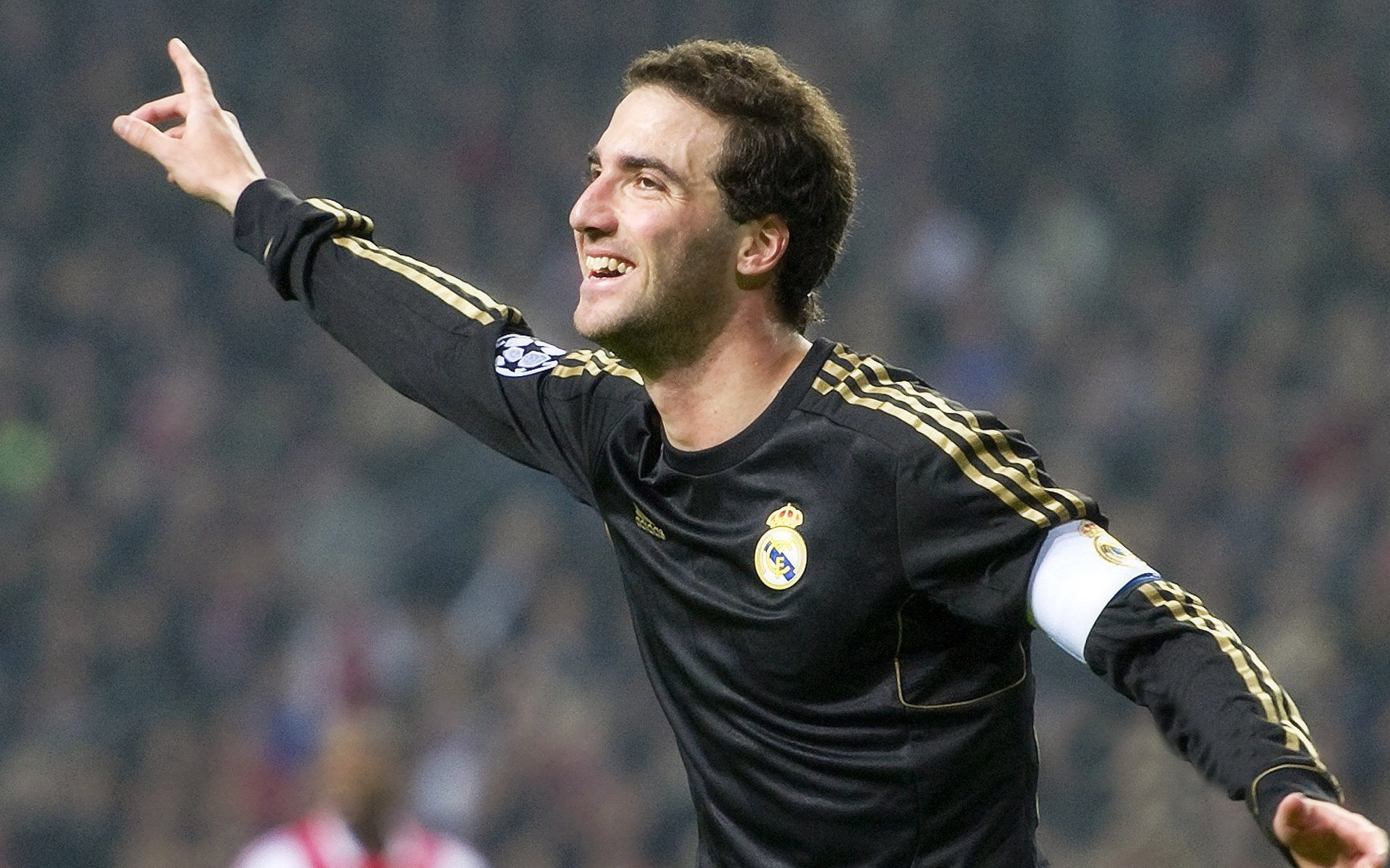 爱游戏官方-墨西哥球员在场边烤玉米，冬奥“最暖场边”